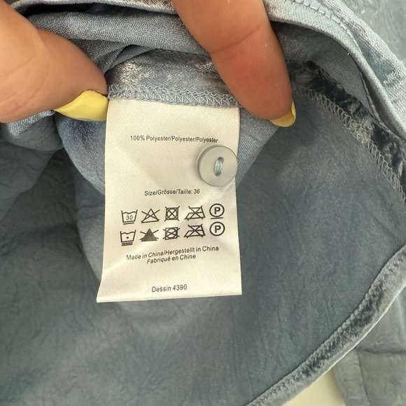 NWT Anthropologie Baum Und Pferdgarten Marcy Top Satin Size US 6 Blue Fog Blouse - Picture 7 of 7